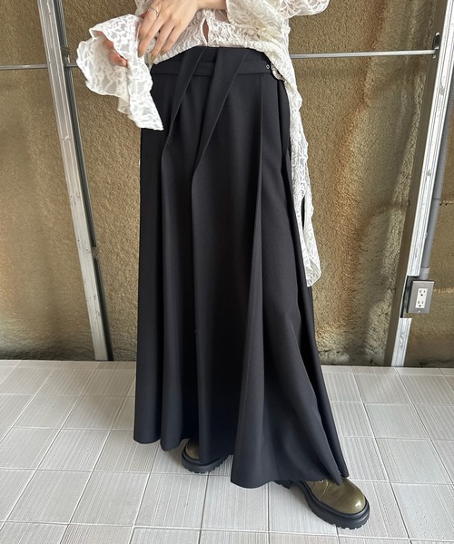 UND RANDOM TUCK FLARE SKIRT（スカート）｜Ameri（アメリ）の