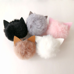 2月限定価格✿大人気【ふわふわねこちゃんファーとオーロラガラスの