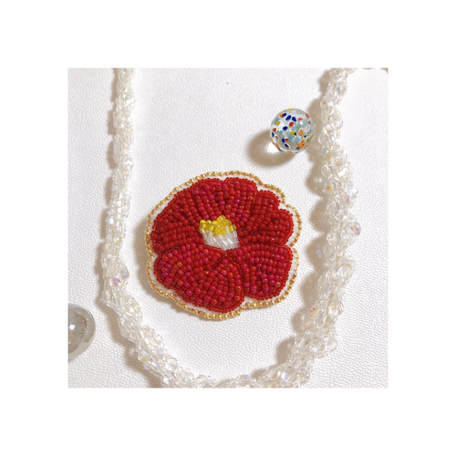 ☆椿☆赤 ビーズ刺繍ブローチ ブローチ にゃんCOCO 通販 17471061