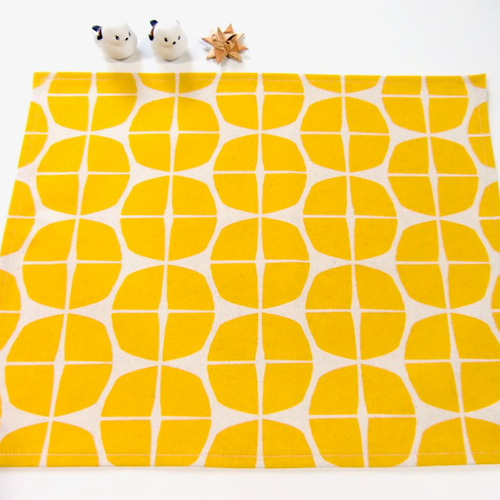 北欧柄ランチョンマット 40×32cm イエロー○綿麻 レトロ クォーター