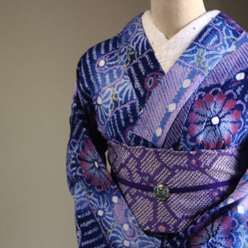 ◇現代 有松鳴海絞 浴衣◇【濃紺 他】雨にけぶる花絵巻 幻想的な雰囲気