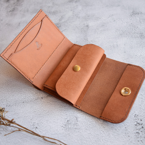 三つ折り財布 本革 ｲﾀﾘｱﾝﾚｻﾞｰ 【オコシ金具】 Brown ブラウン 三つ折り