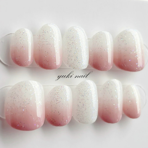 上品グラデ×ラメのシンプルネイル ネイルチップ（つけ爪） yuki-nail
