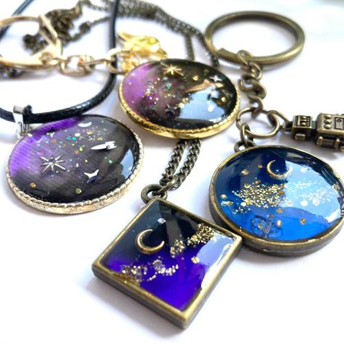 星空と宇宙のアクセサリー スペースカラーのレジンネックレス