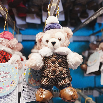 ダッフィーぬいぐるみバッジ（ダッフィー＆フレンズのウィンター