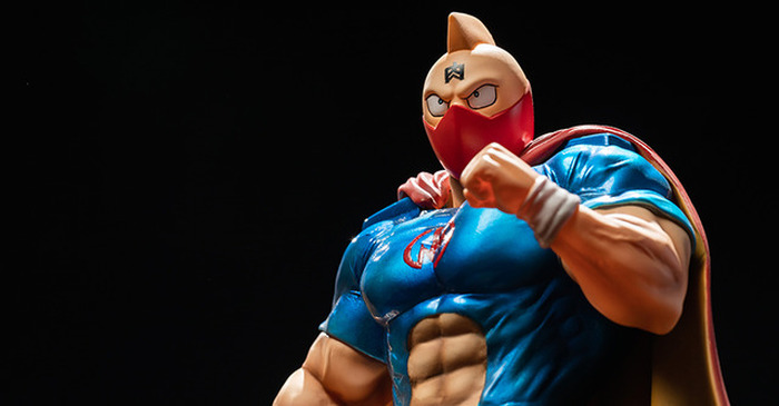 キン肉マン」キン肉スグルフィギュアが王族コスチュームでリングイン