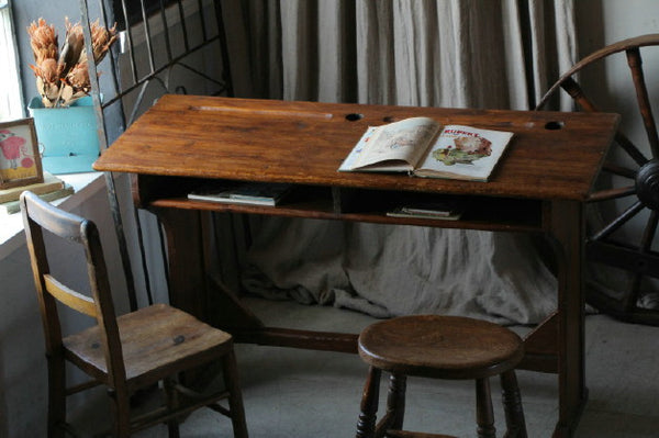 1900年代オーク材のスクールデスク（机） フランスアンティーク家具