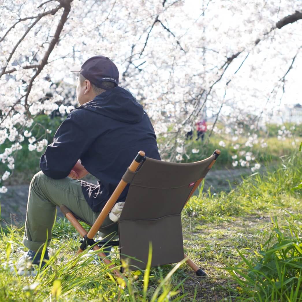 Hang Out｜Pole Low Chair｜ローチェア – チェア・ソファ専門通販