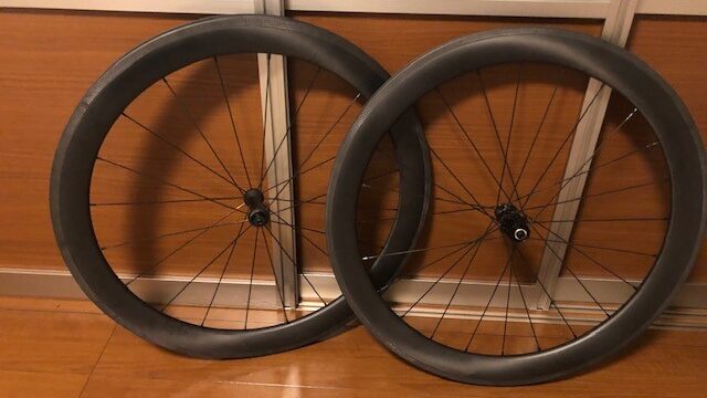 55mm高でフックレスで軽量なリムブレーキ用ホイールを組みました