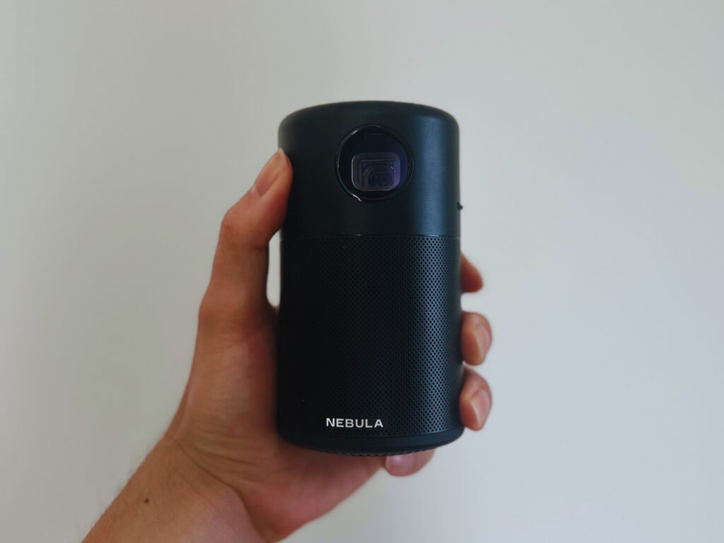 根強い人気】Ankerの初代Nebula Capsule D4111N12を徹底レビュー