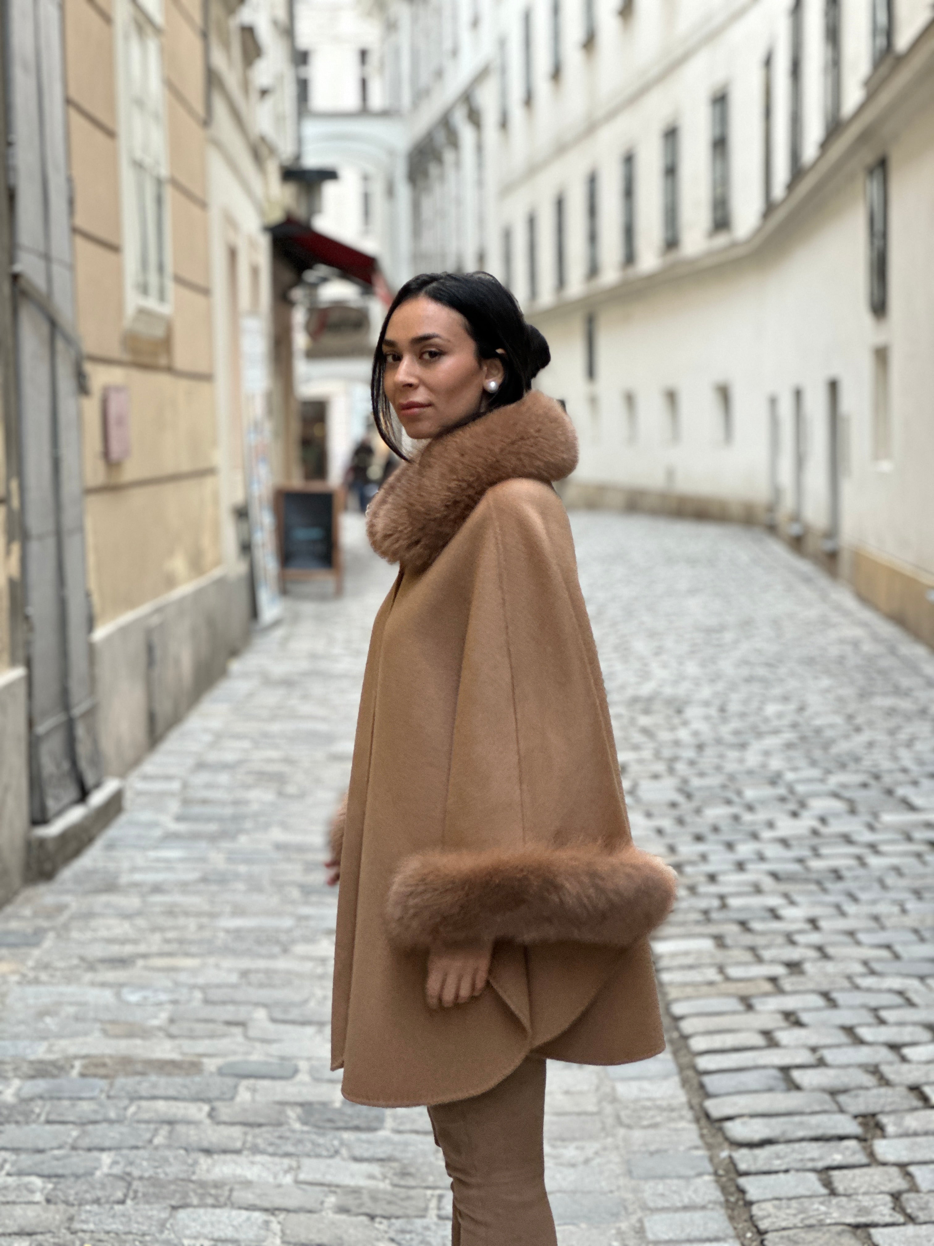 CAROL| Cashmere Fox Fur Cape – Cielie
