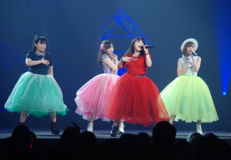 画像・写真 | 鞘師里保、最後のモー娘。単独公演に涙 真っ赤に染まる