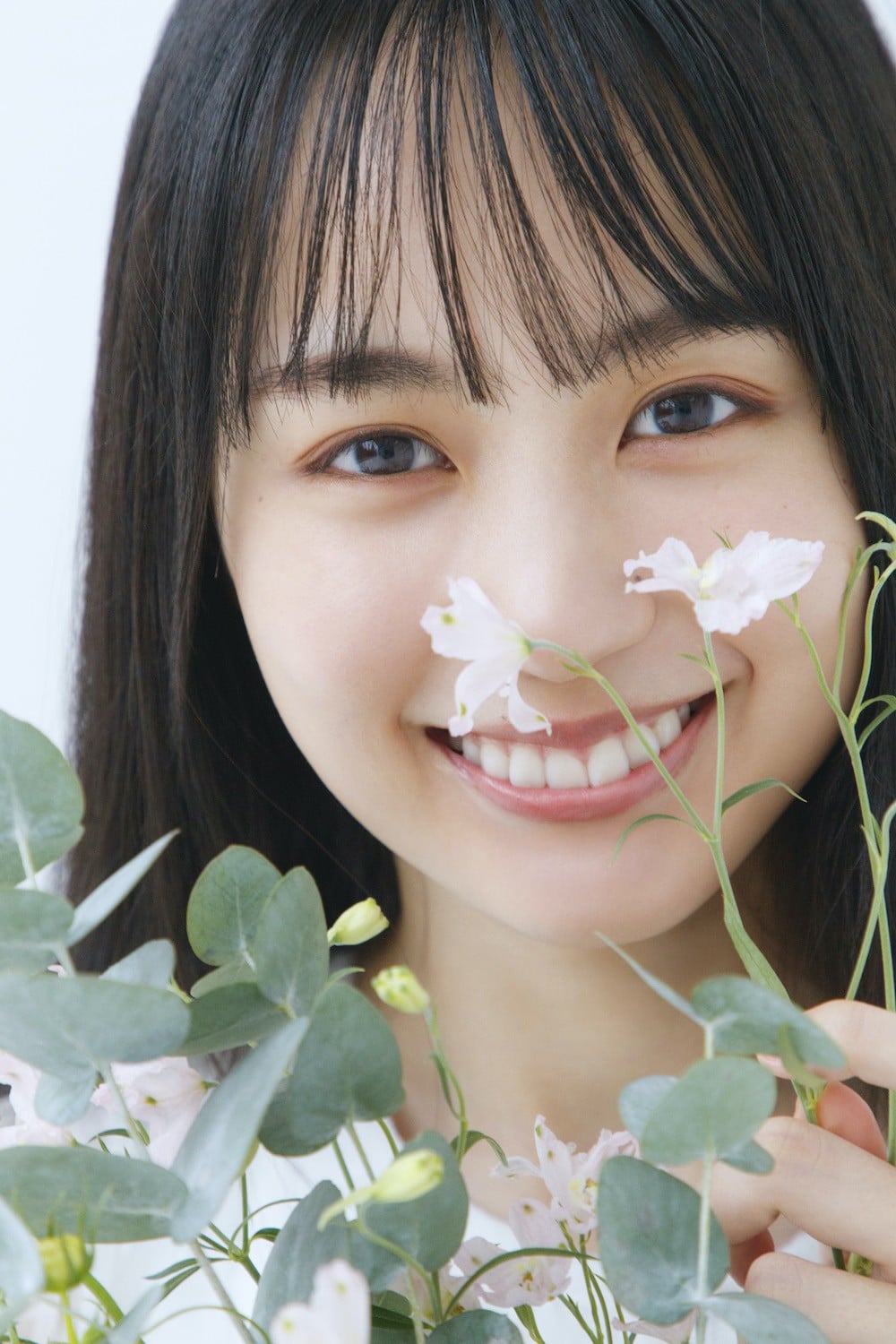 画像・写真 | 乃木坂46賀喜遥香、1st写真集が20.5万部に到達 異例の4週