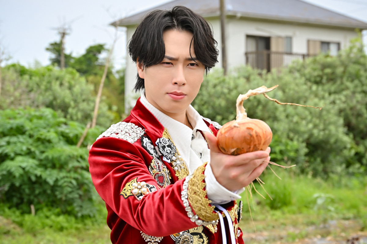 舘様”Snow Man宮舘涼太、新ロケ衣装お披露目 番組初“先輩ゲスト”に