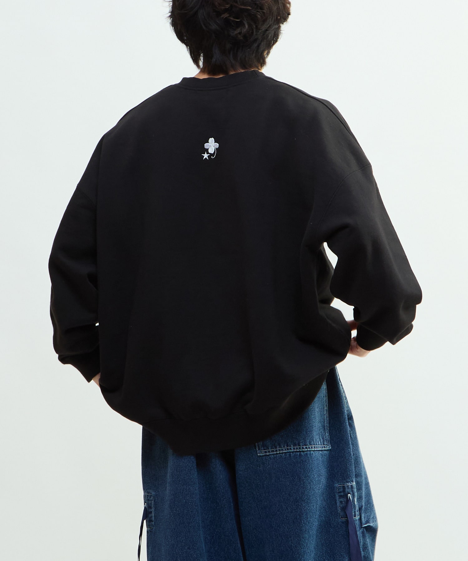CLAMP】『CLOVER』GRAPHIC SWEAT｜CONVERSE TOKYO (コンバース