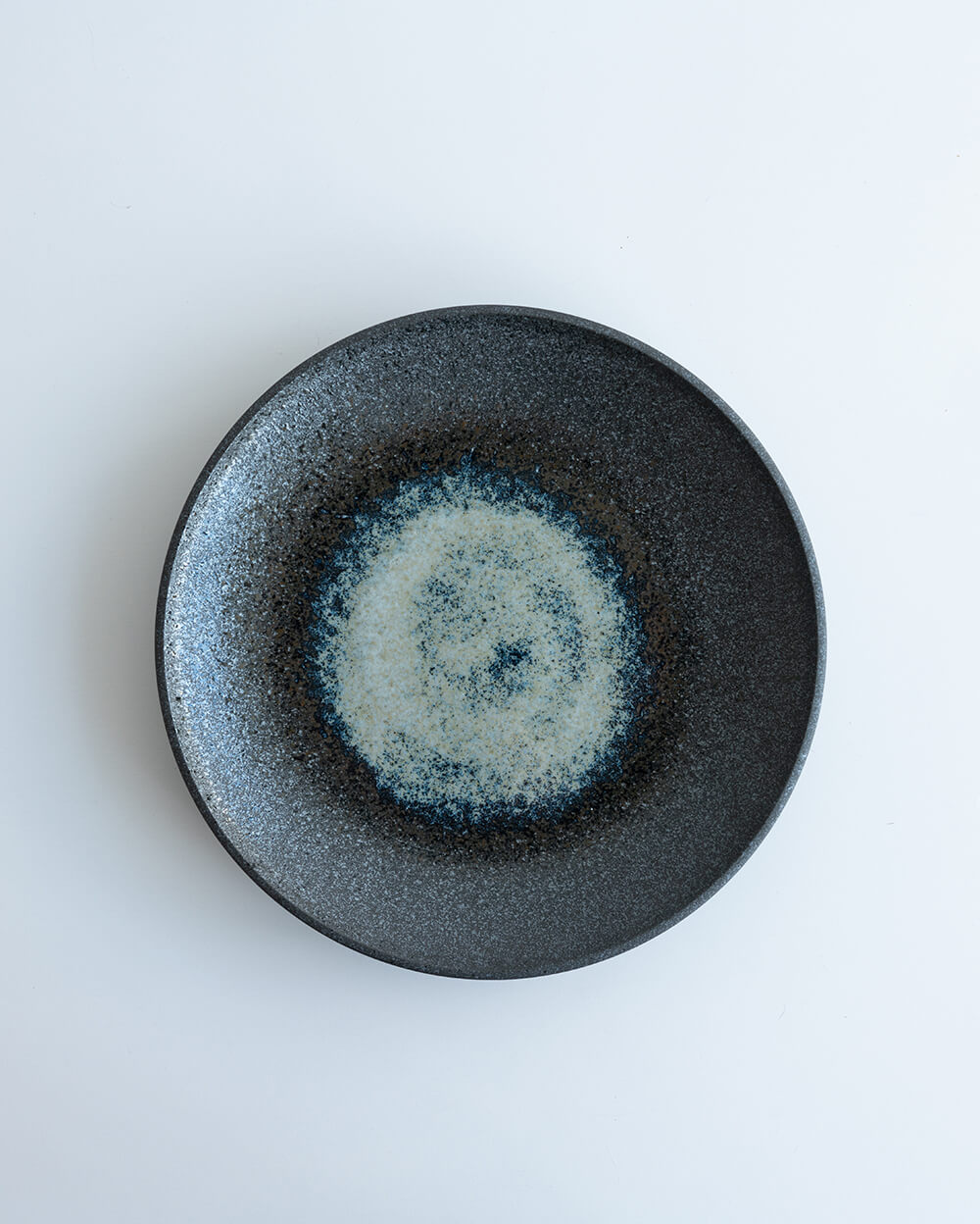 銀杯 寿の文字入り黒色皿 96g 皿・プレート :: 23.5cm-27cm :: 黒土銀