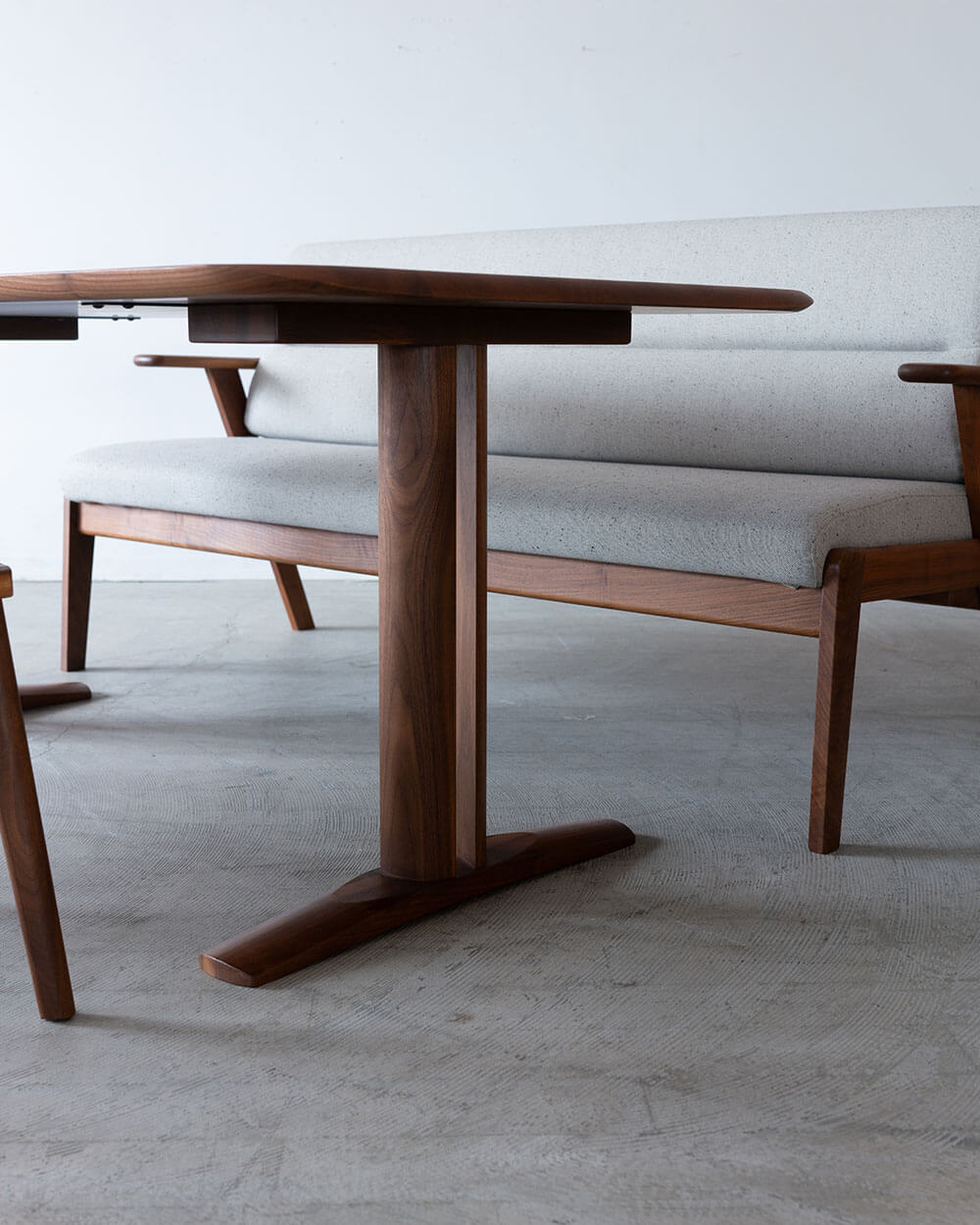 現品SALE】ダイニング4点セット 座クッション付 ウォールナット無垢材