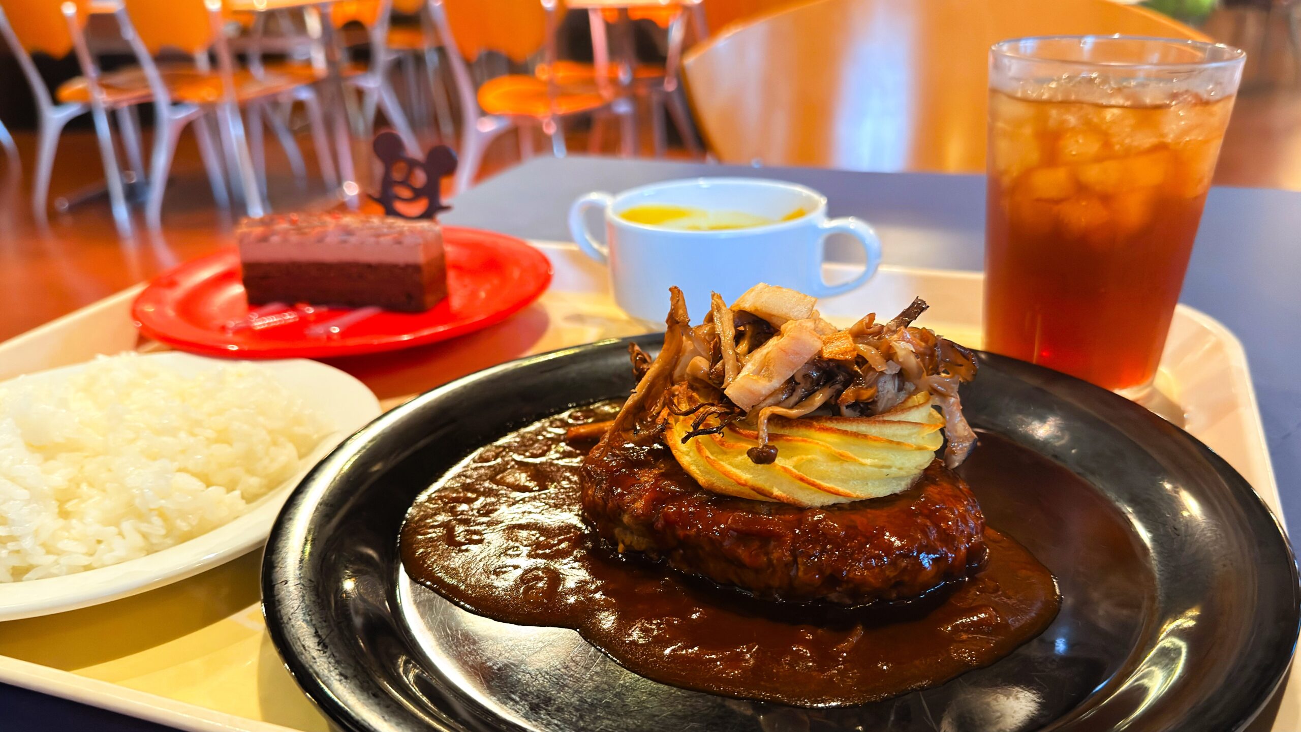 東京ディズニーシーでハロウィーン限定の秋の贅沢ハンバーグを実食