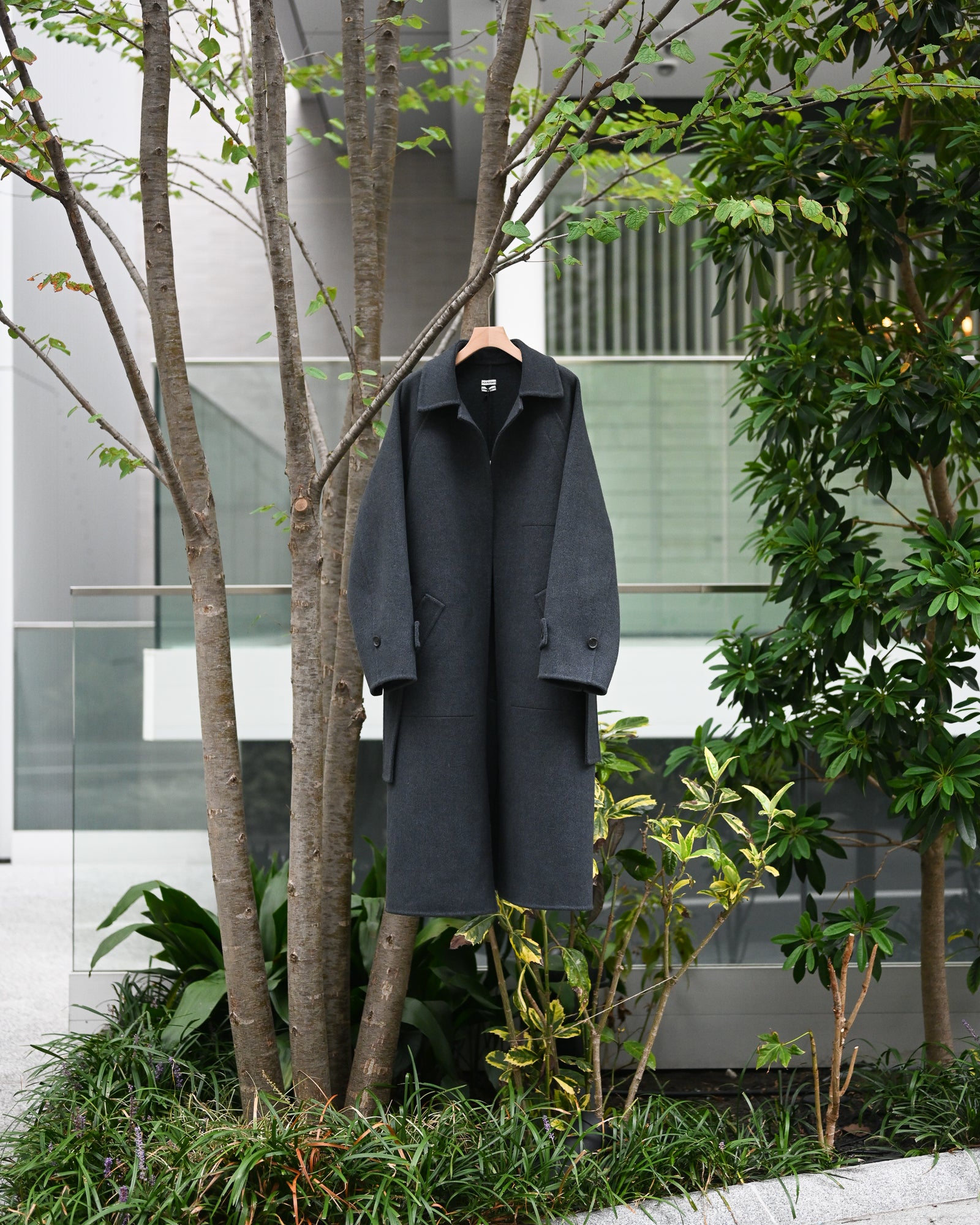 POSTELEGANT - Extra Fine Wool Rever Raglan Coat | COELACANTH