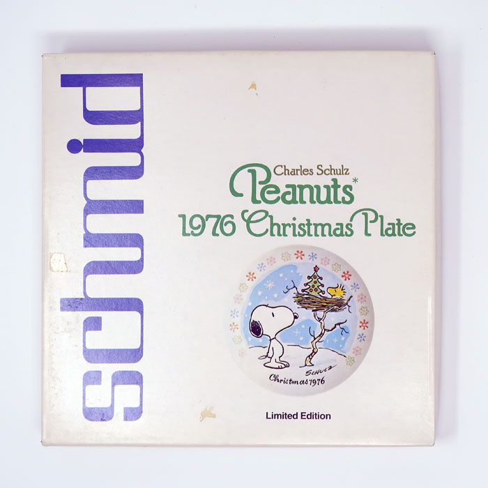 Snoopy 1976 Christmas Plate - ShopCollectPeanuts.com