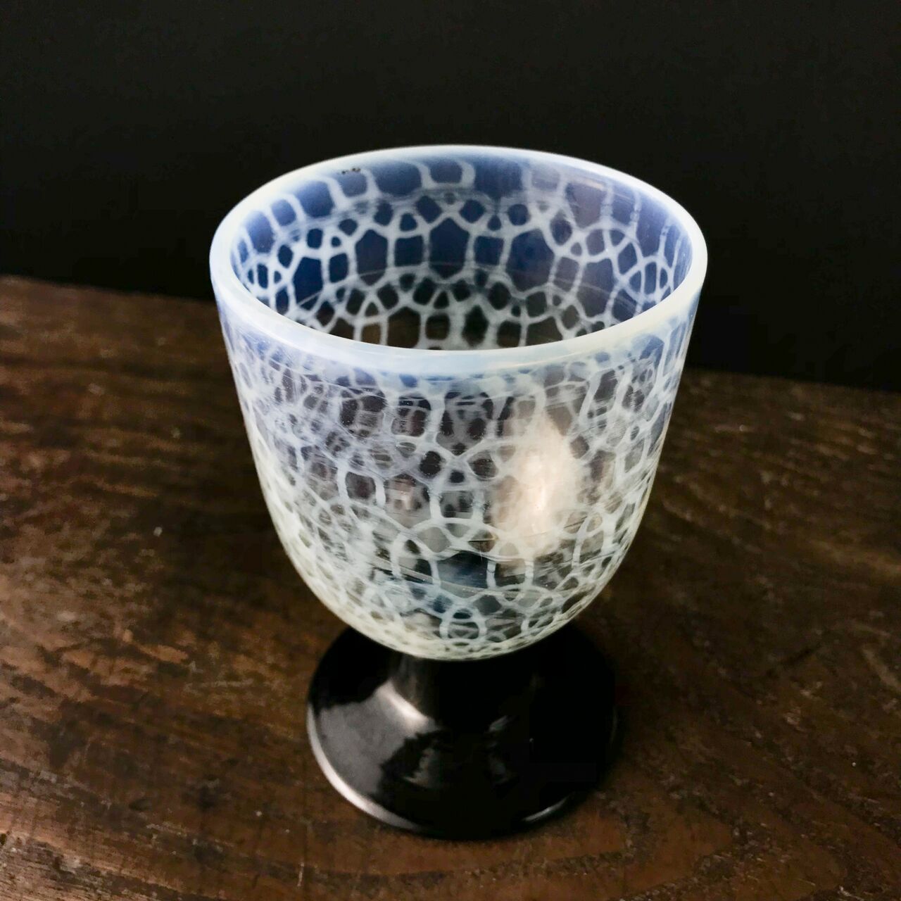 ガラス :: 輪つなぎ文 棗形 黒脚 氷コップ | COTTOU.JP 骨董の通販