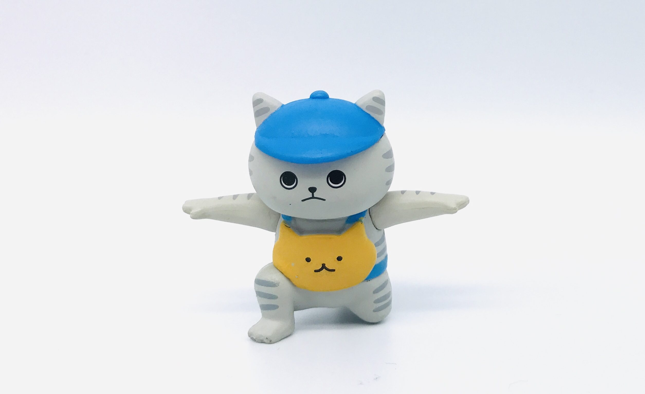 ストライク！ セーフ！」のポーズがかわいい…… 『審判ねこマスコット