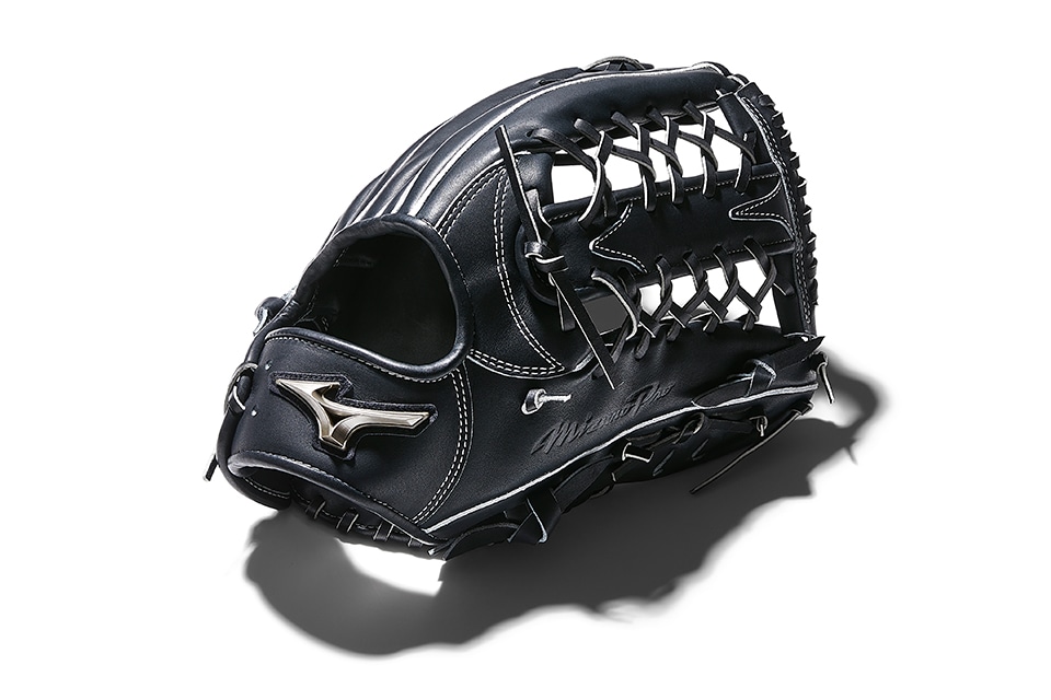 第一弾はイチロー氏のアドバイスを形にしたグラブを限定発売 イチロー