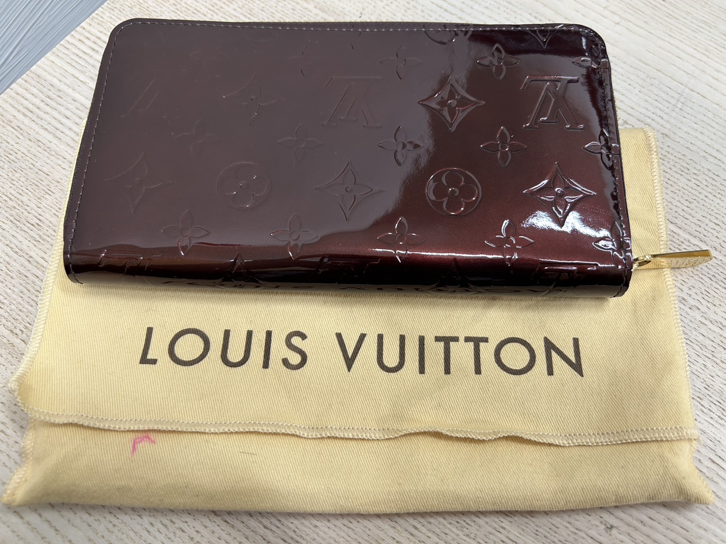 ルイヴィトン LOUIS VUITTON】 ヴェルニ 長財布 ジッピーウォレット