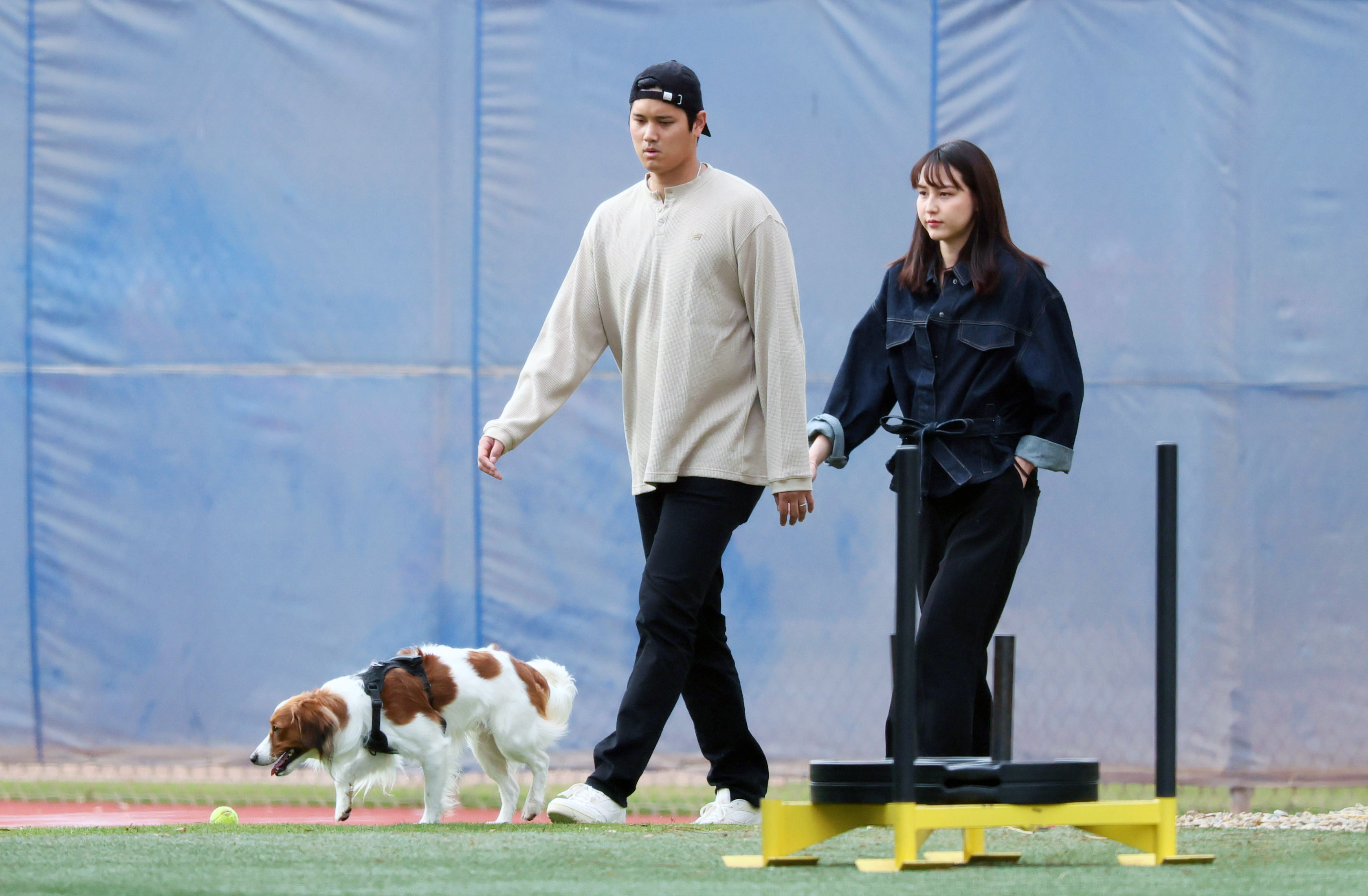 MLB】ドジャース・大谷翔平は休養日 真美子夫人＆デコピンとキャンプ地