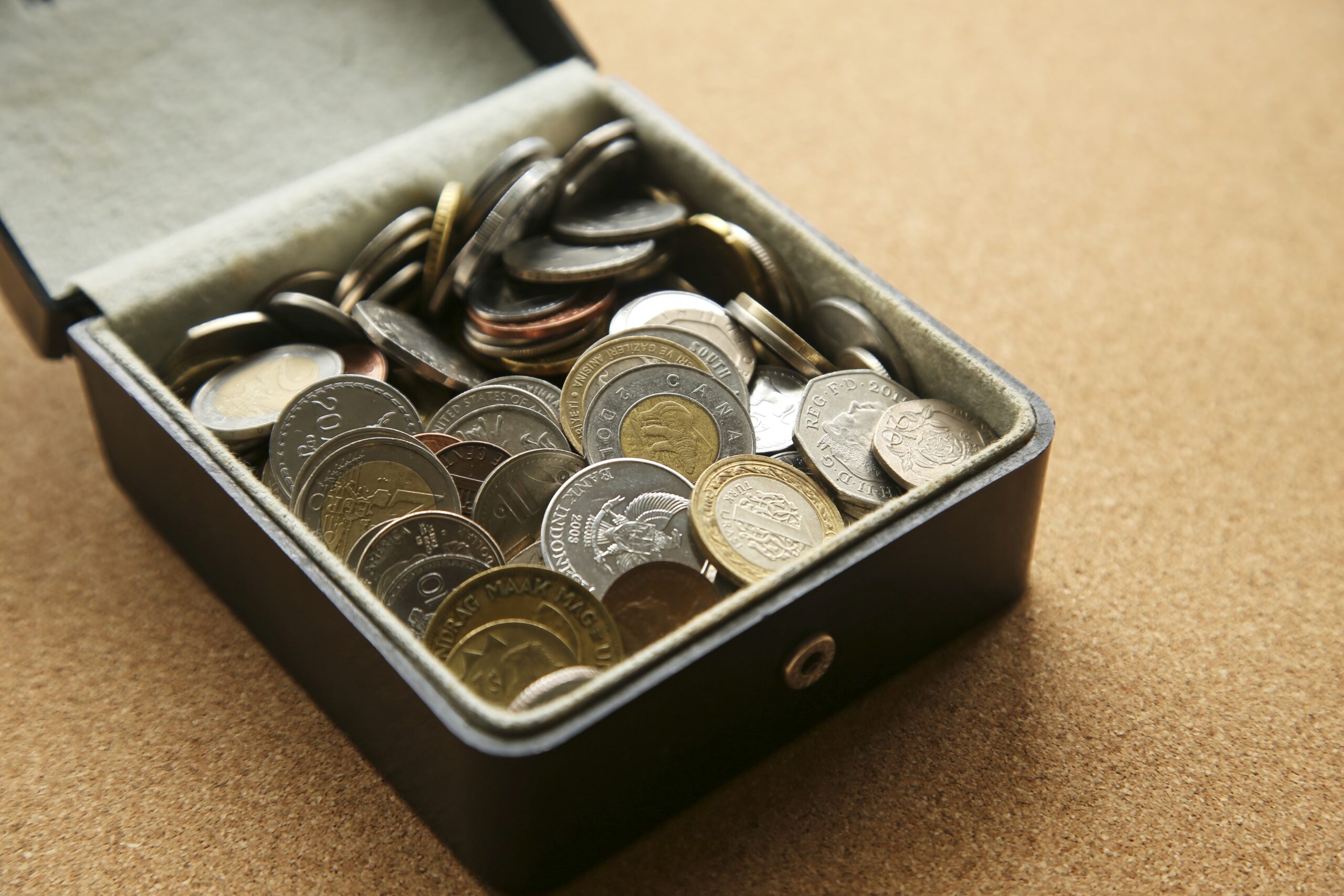 現金を見つけた場合】遺品整理で見つかる現金を見つけた場合のトラブル