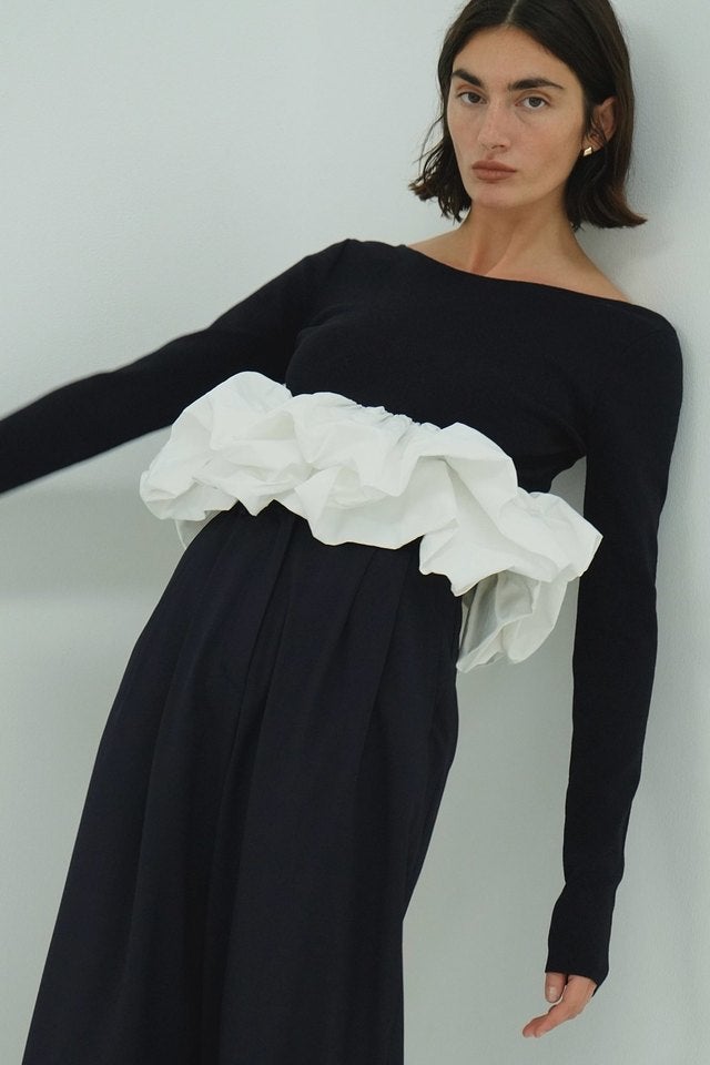 発売中の”DENIM CAPE COAT”を松本恵奈着用でご紹介。｜CLANE WEB