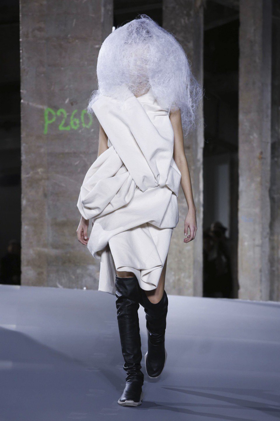 Show Report: Yohji Yamamoto A/W 16 Womenswear | SHOWstudio