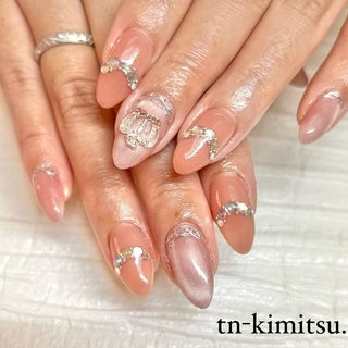 王冠パーツのネイルデザイン｜ネイルブック