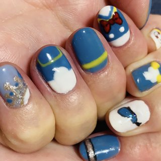 ドナルドダックのネイルデザイン｜ネイルブック