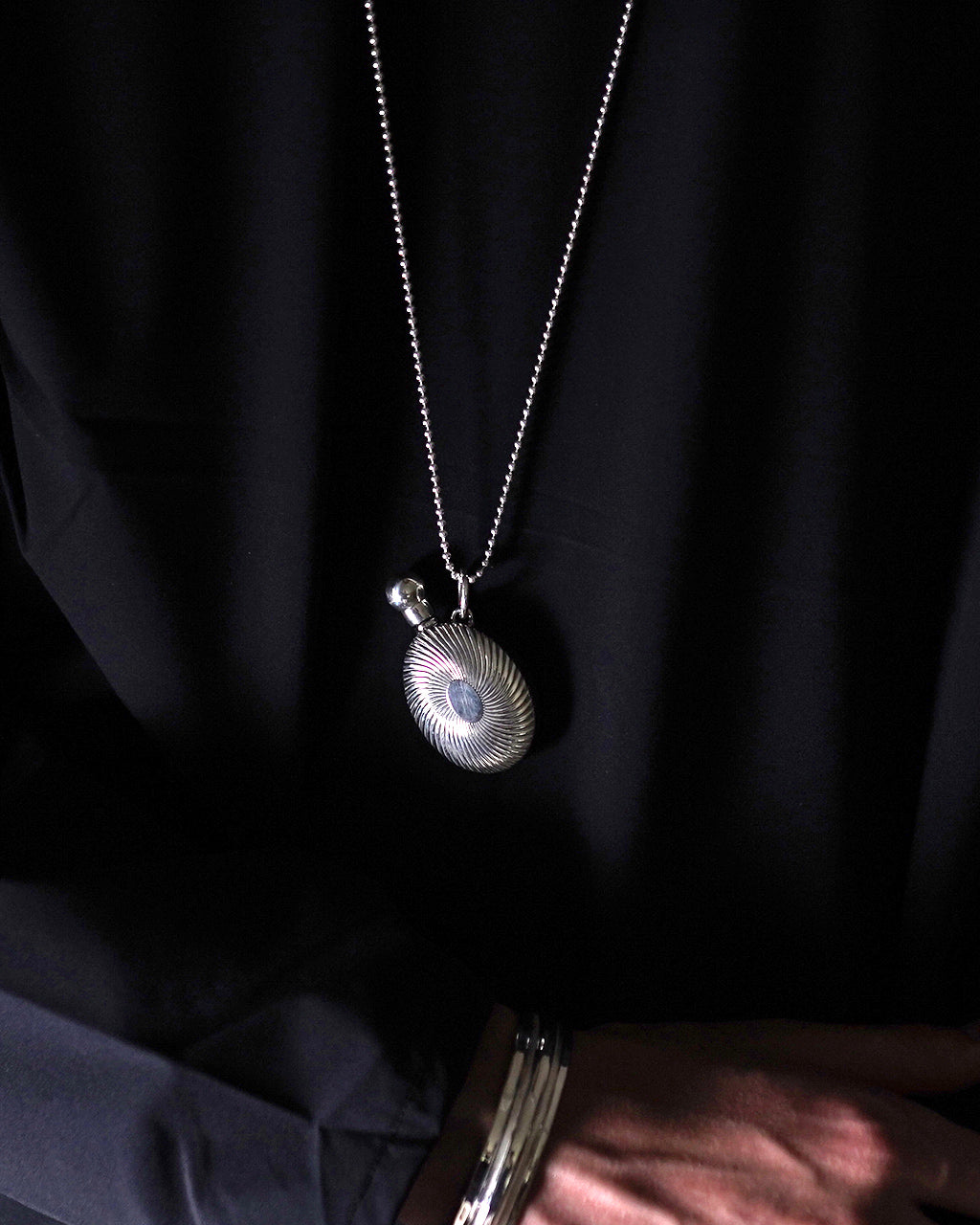 Garden of eden ヴィクトリアン パフューム ボトル ネックレス