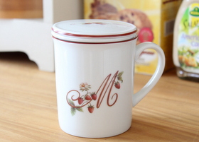 マニー レールデュロココ 陶器 － フレンチカントリーのバラ柄、レース