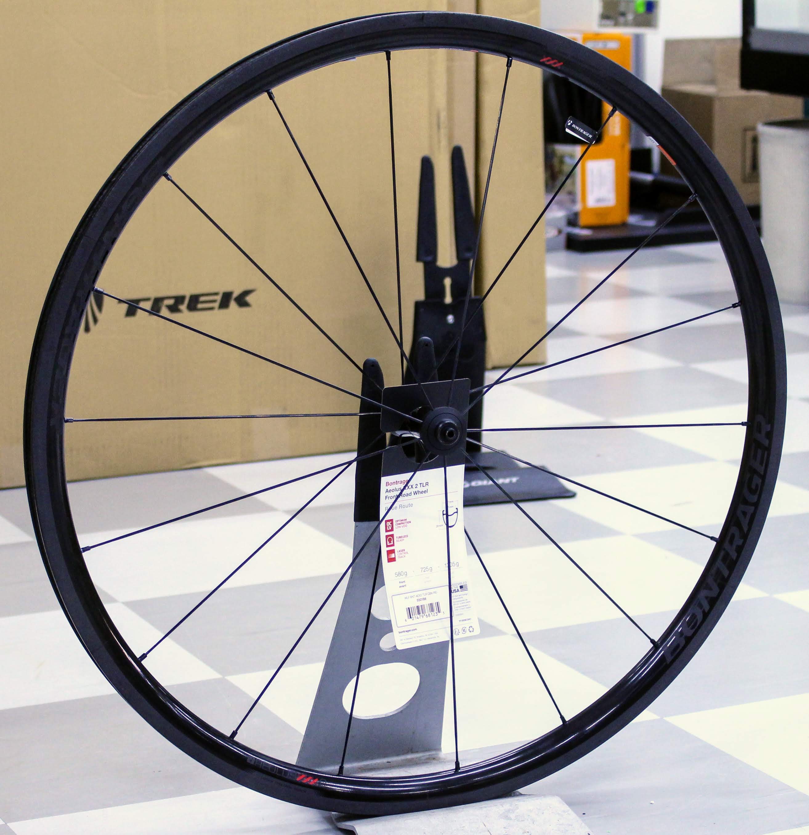 BONTRAGER Aeolus XXX 2 TLR Clincher 2020モデルが入荷しました