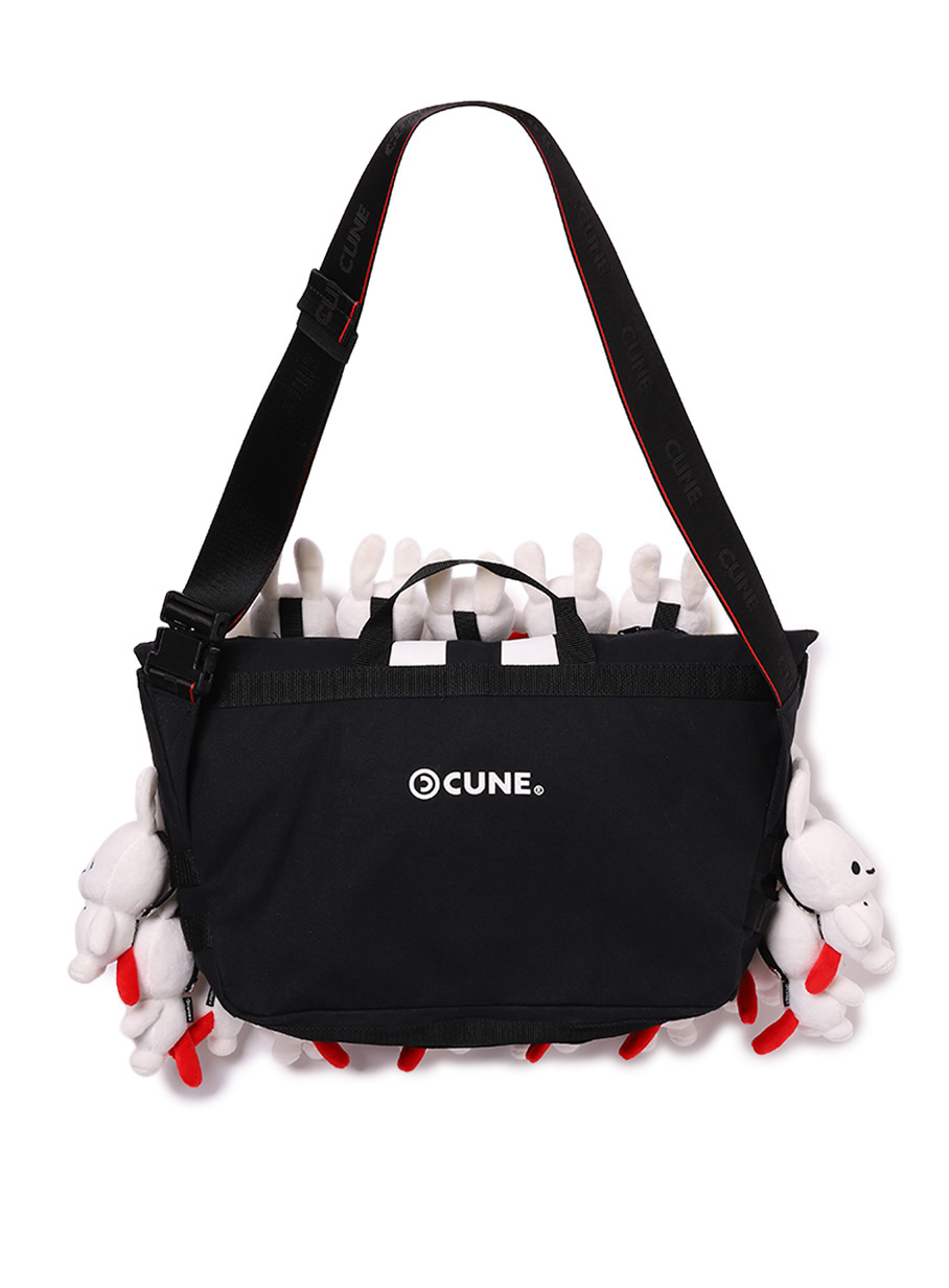 うさちゃん25匹CMSメッセンジャーバッグ｜ウサギがいる｜CUNE ONLINE STORE