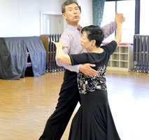 レッツ社交ダンス、楽しく社交ダンス | カルチャーセンター徳島