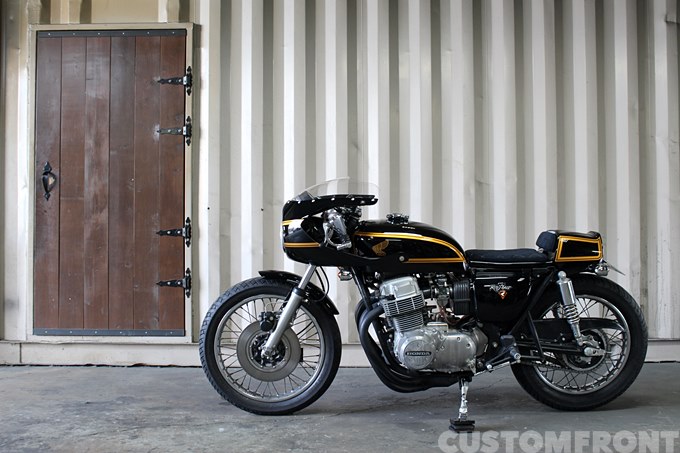 ホンダ CB750FOUR 1971年のカフェレーサーカスタム・モーターロック