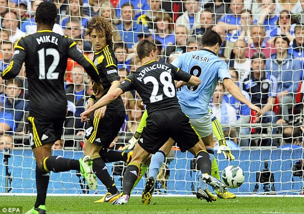 Manchester City knock Chelsea out to qualify for FA Cup final