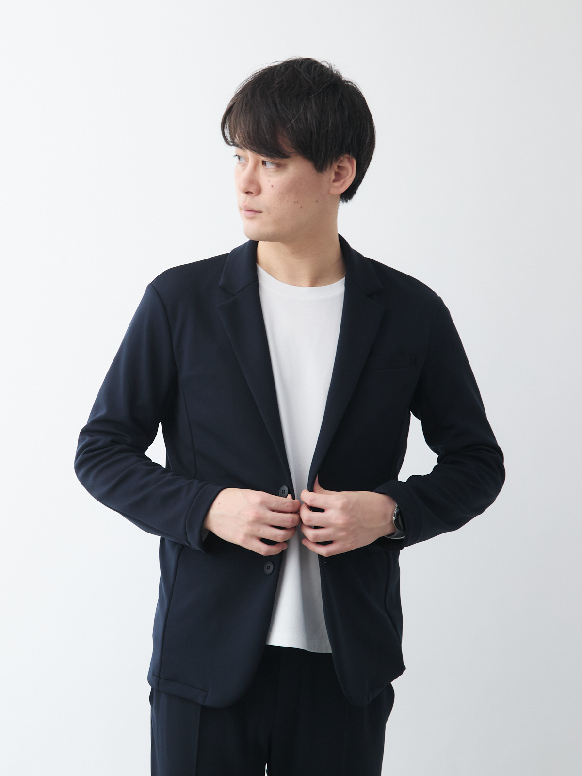 新年の1着】ウール艶ジャケットで始める1年 | Factelier (ファクトリエ)