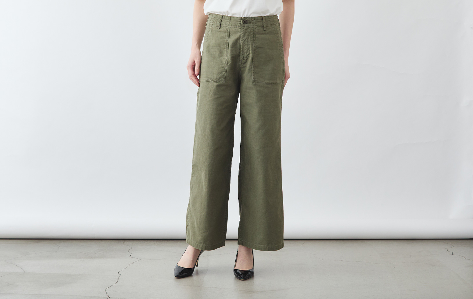 ワイドベイカーパンツ/new classic/カーキ | Factelier (ファクトリエ)