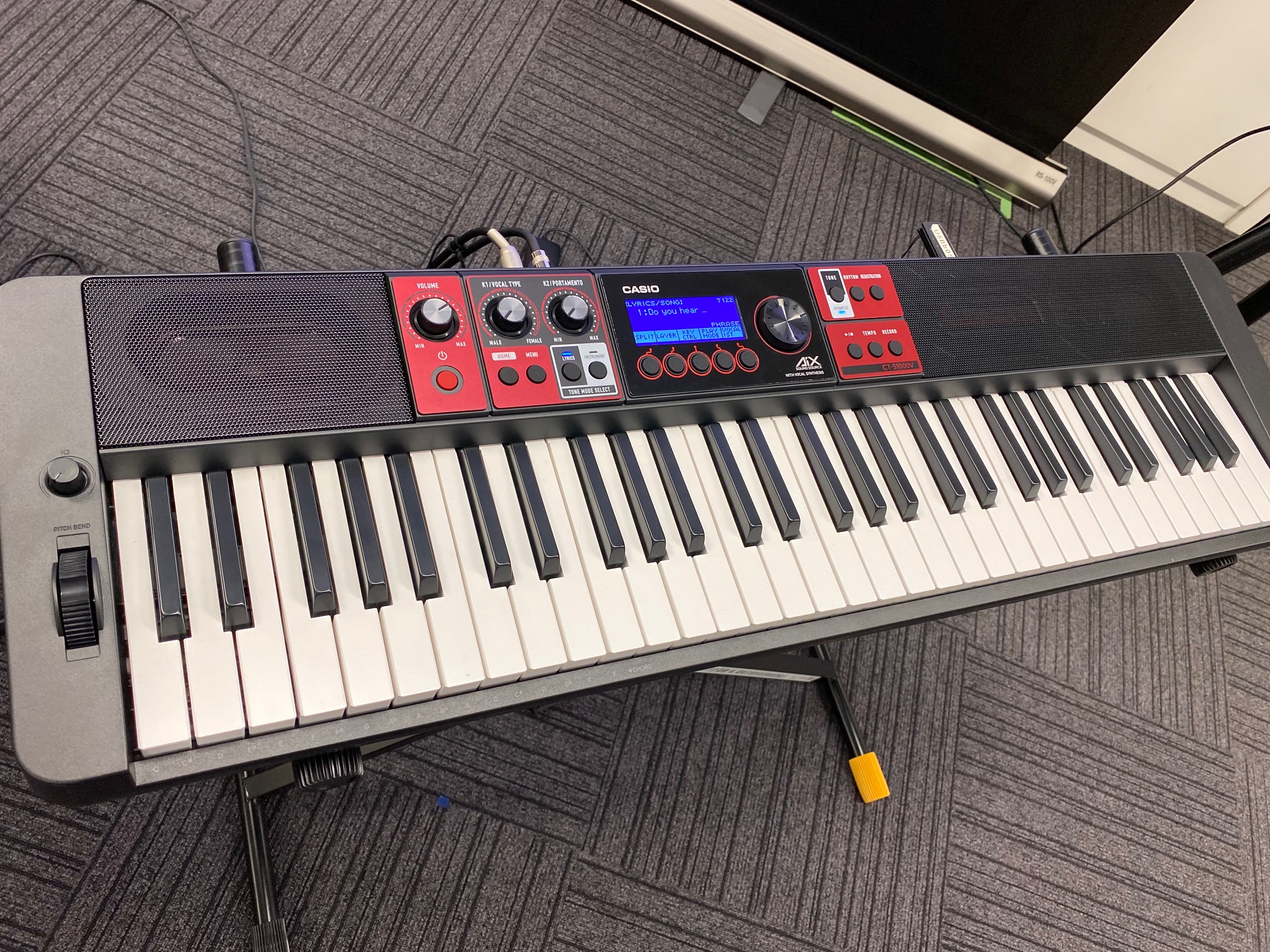 特殊な演奏スキルは不要！｜CASIO、自由に歌うキーボード「CT-S1000V