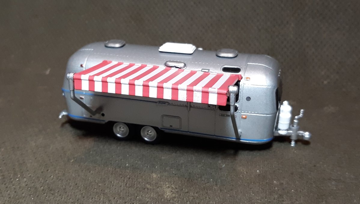 Greenlight 1972 Airstream Land Yacht Safari Travel Trailer With