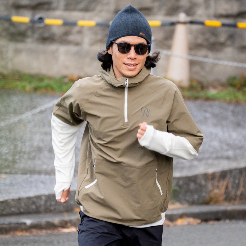 寒い冬のランニングにプルオーバーの「Runtripオリジナルジャケット