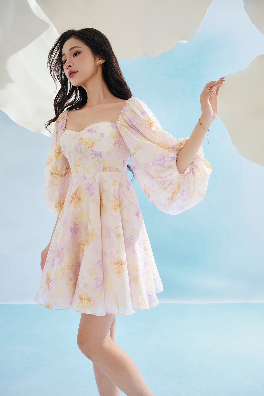 Annelise Sweetheart Balloon Sleeves Mini Dress in Purple Fleur de