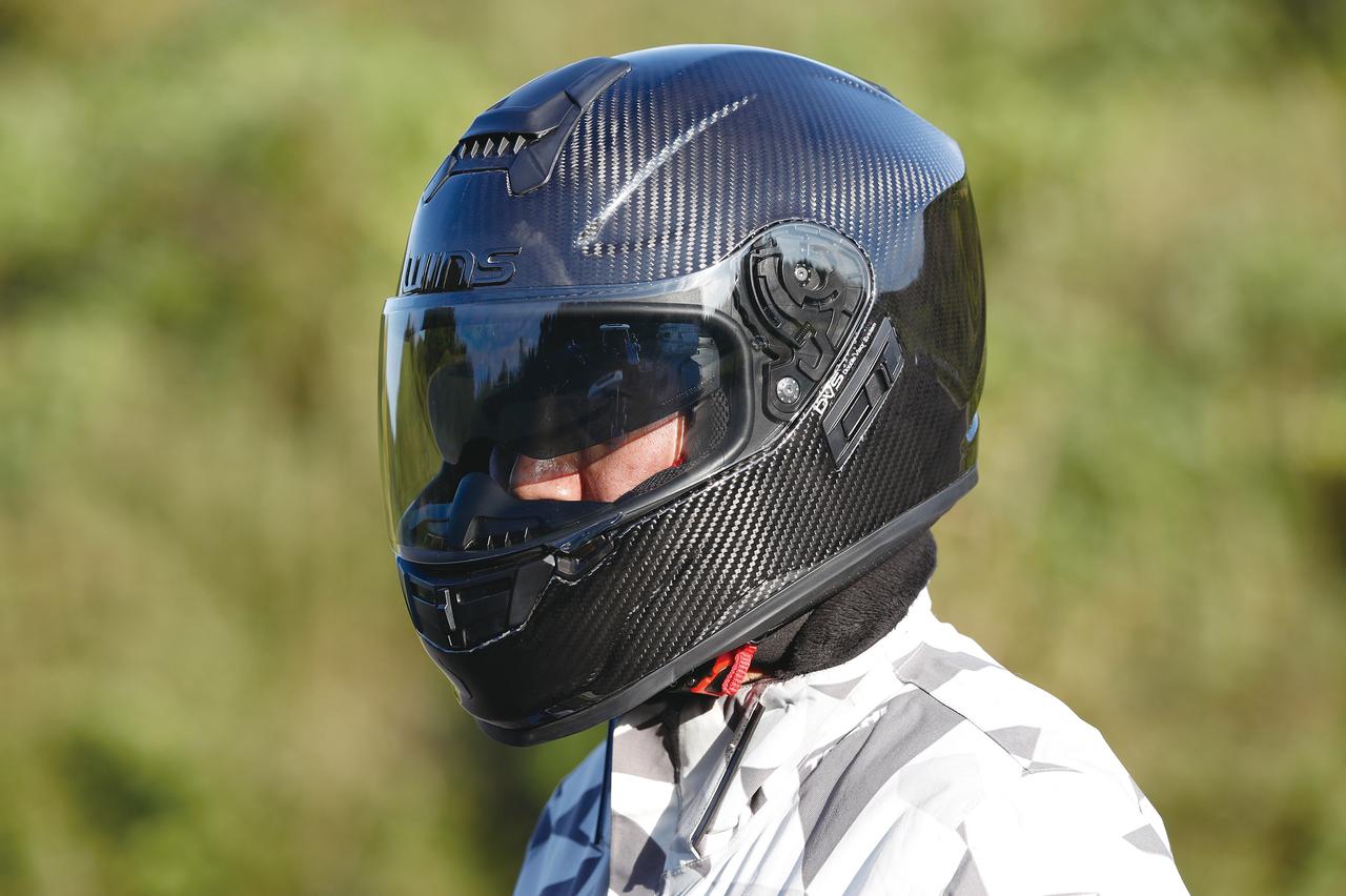 用品】軽量カーボン製ヘルメットが驚きの低価格！｢WINS A FORCE RS JET