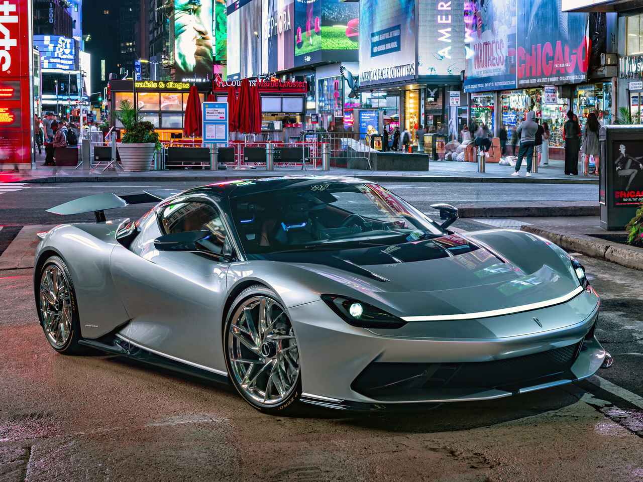 1900馬力／2300NmのハイパーEV、ピニンファリーナ「バッティスタ」を