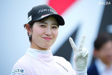 選手のキャラクターマーカーガチャに鶴岡果恋&佐藤心結が挑戦 「可愛い